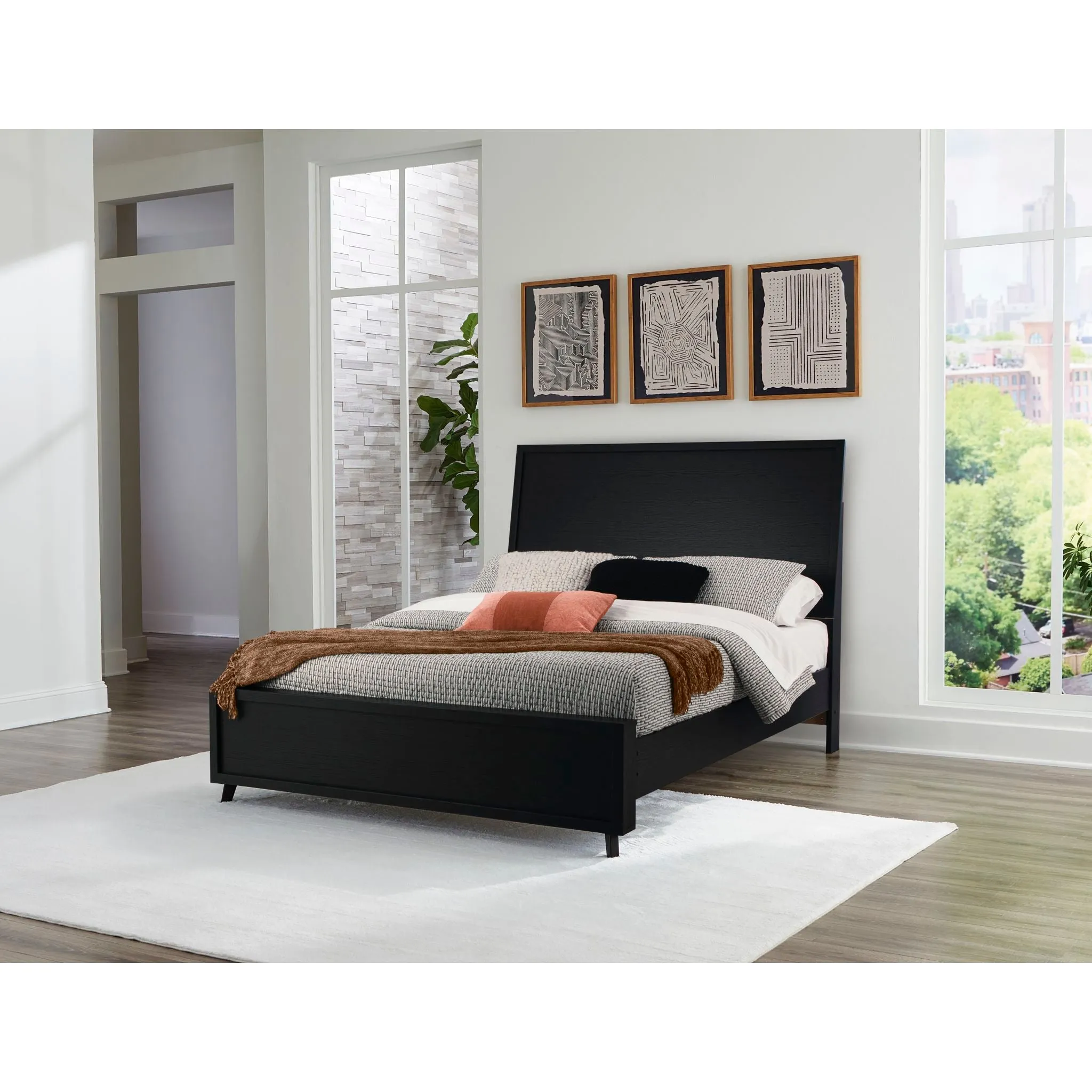 Danziar Platform Bed - Black