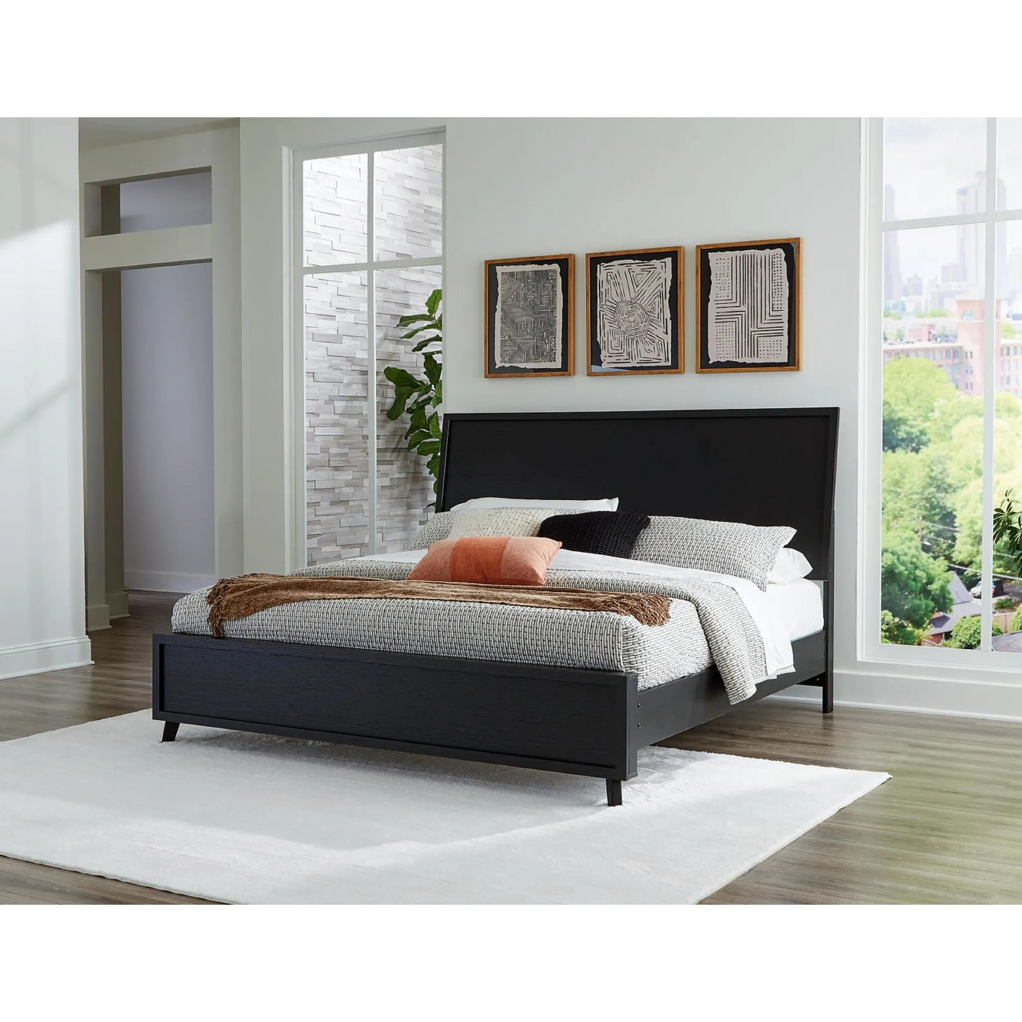 Danziar Platform Bed - Black